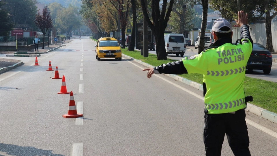 Trafik Cezalar Ve Ehliyet Har Lar Na Zam Geliyor Te Te