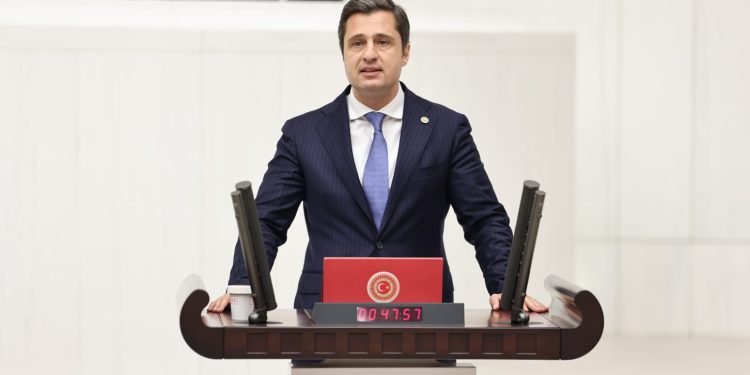 DENIZ-YUCEL-1-750x375