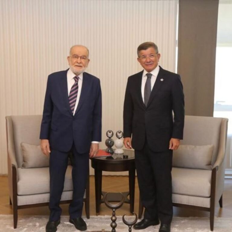 Karamollaoğlu ve Davutoğlu'ndan yerel seçimlerde 'iş birliği' açıklaması