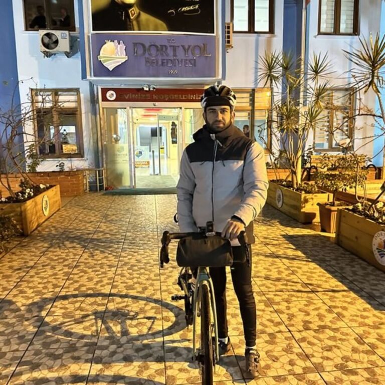 Depremde can verenler için pedal çevirecek