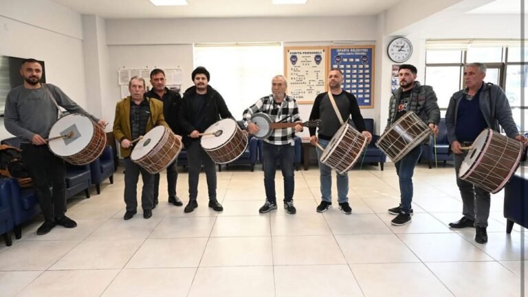 Isparta’da Ramazan davulcuları göreve hazır