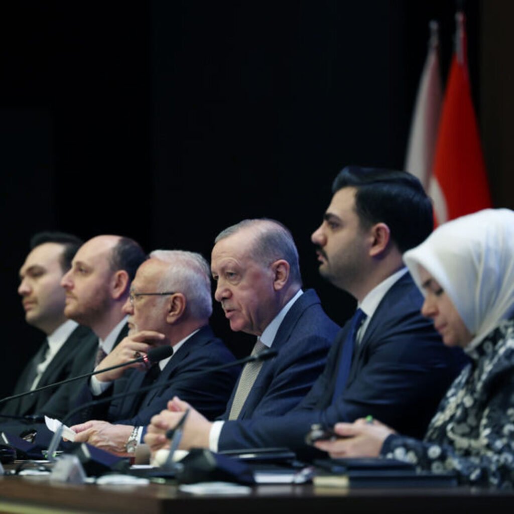 AK Parti MKYK'da ne konuşuldu?