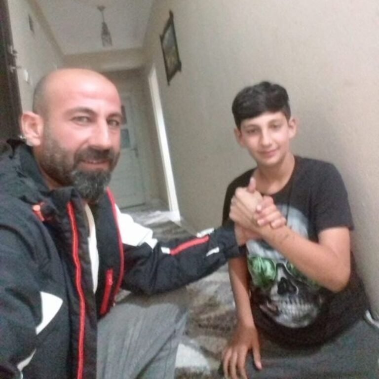 Çatıdan düşmüşlerdi..