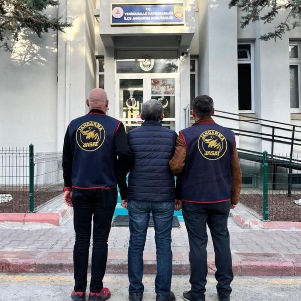 Eski Adana İl Emniyet Müdürü yakalandı