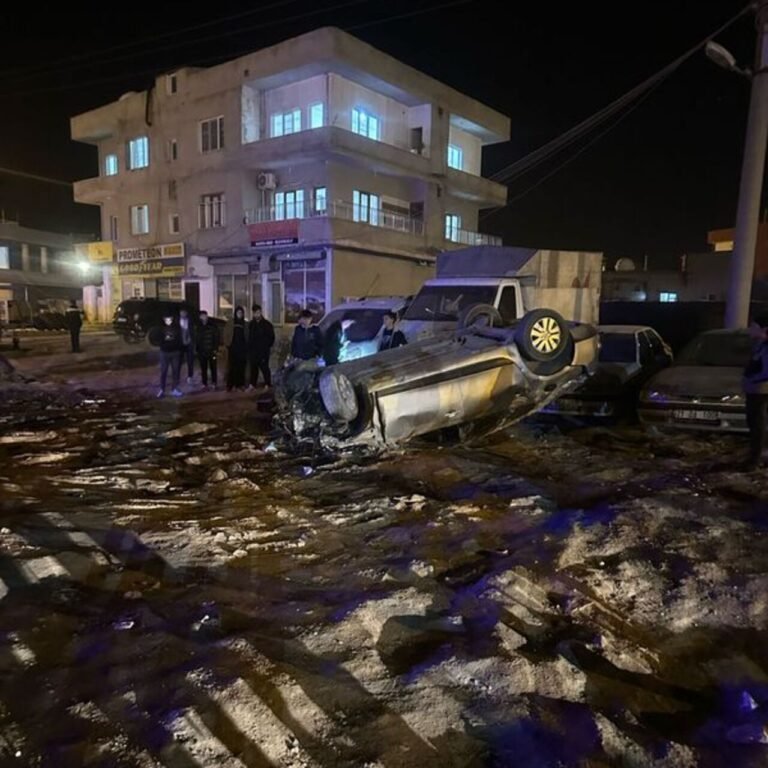 Halı saha maçı dönüşünde kaza: 3 yaralı