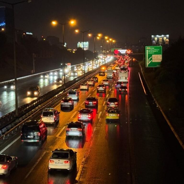İstanbul'da bayram trafiği başladı
