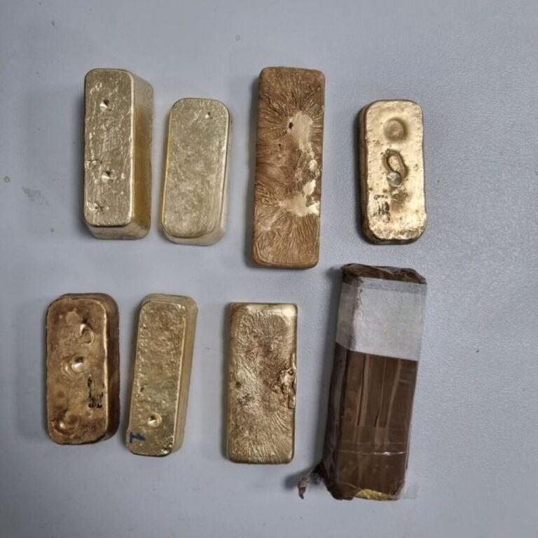Kilolarca külçe altın 'komşu'da kaldı!