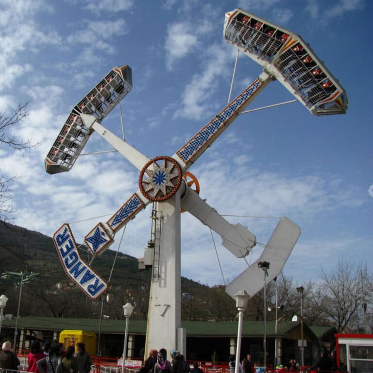 Lunaparkta feci kaza! Genç kızın durumu ciddi!