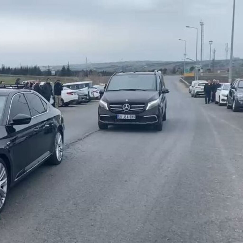 Özel'den İmamoğlu'na ziyaret! İlk açıklama