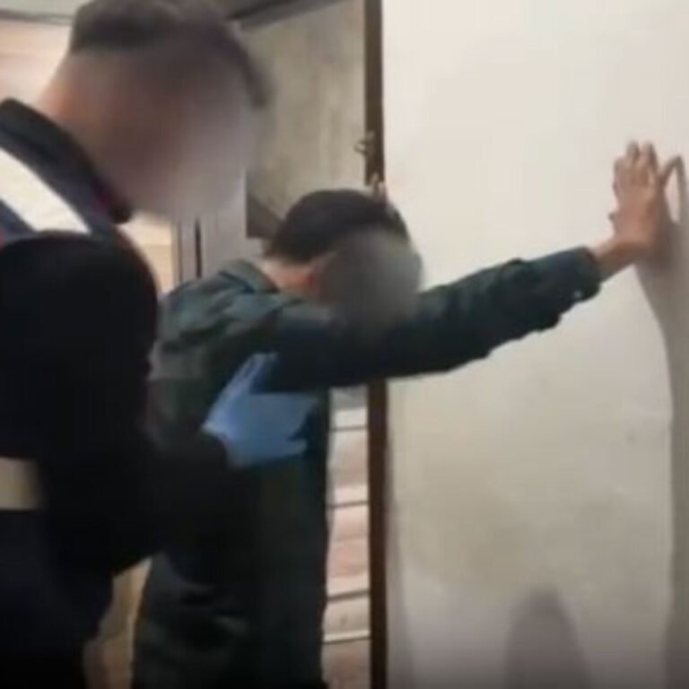 Pedofili sapığa polis baskını!