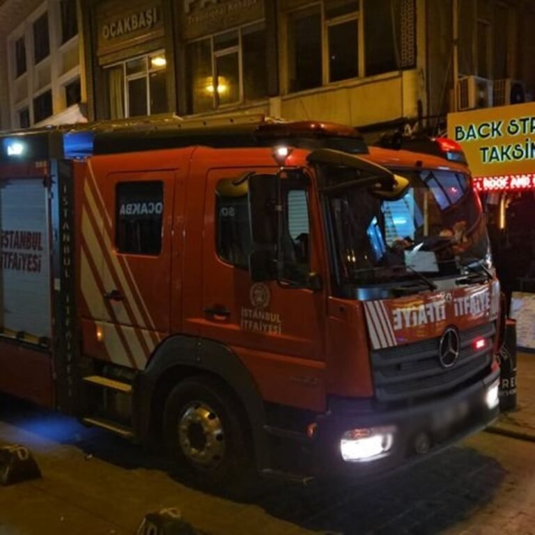 Restoranda asansör boşluğuna düştü