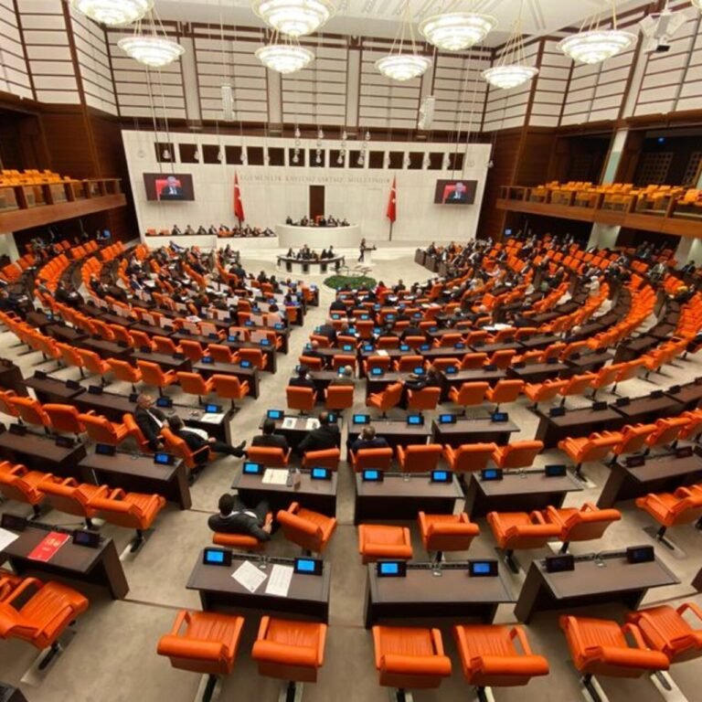 Siyasilerden bayram mesajı