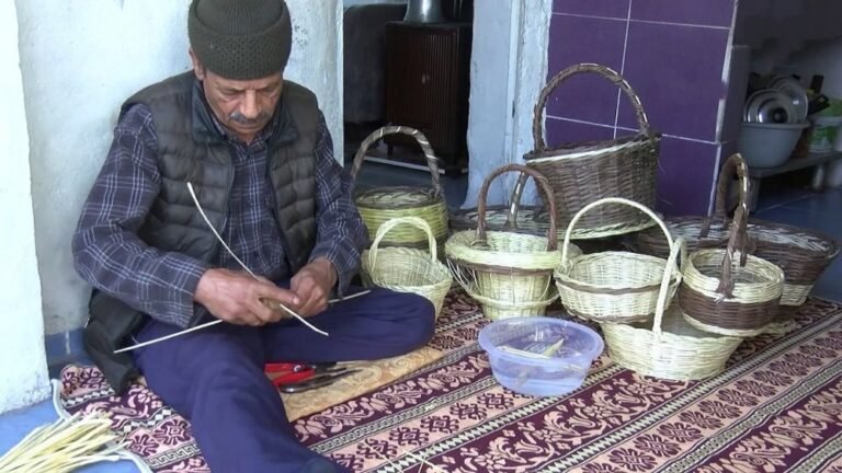 Bergama'da sepetçilik son ustasıyla yaşatılıyor