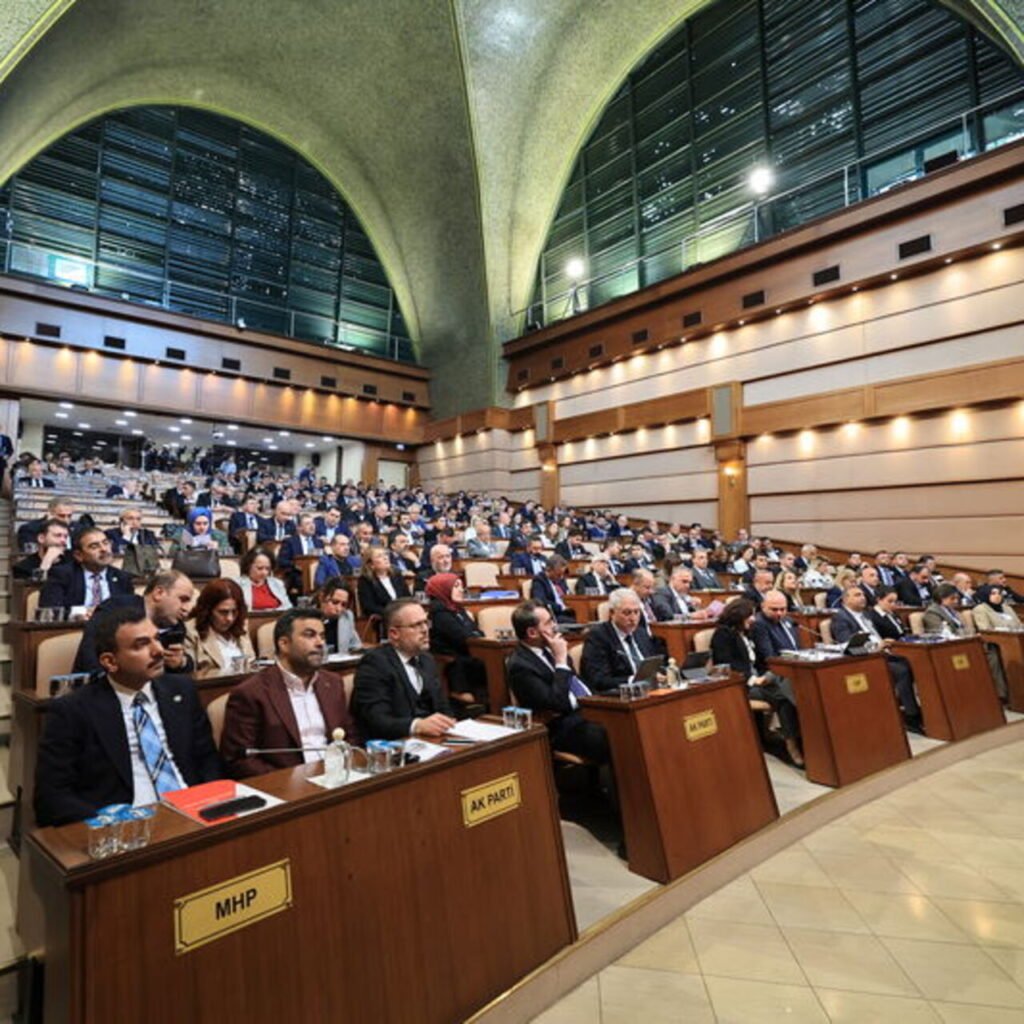 İBB Meclisi'nde yolsuzluk komisyonuna ret