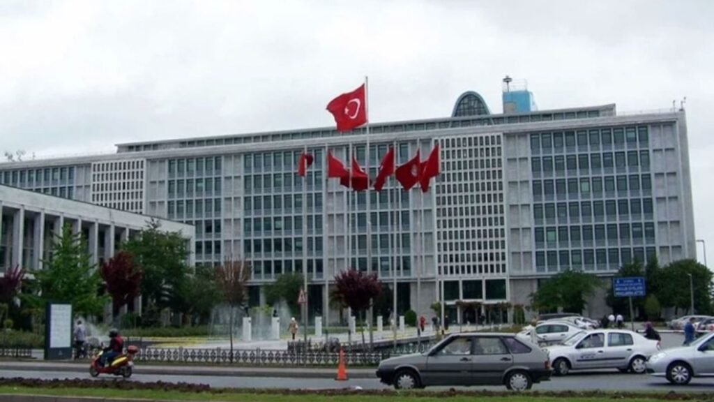 İBB'ye yönelik operasyonda gözaltına alınmışlardı: 52 kişi adliyeye sevk edildi