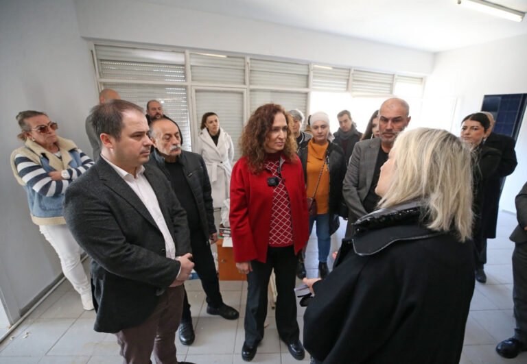 Karşıyaka'nın ikinci 'Kadın Danışma Merkezi' hizmete açıldı