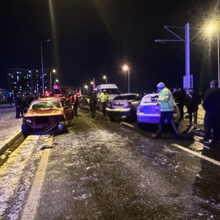 Kayseri'de 11 araçlık zincirleme kaza: 2 yaralı