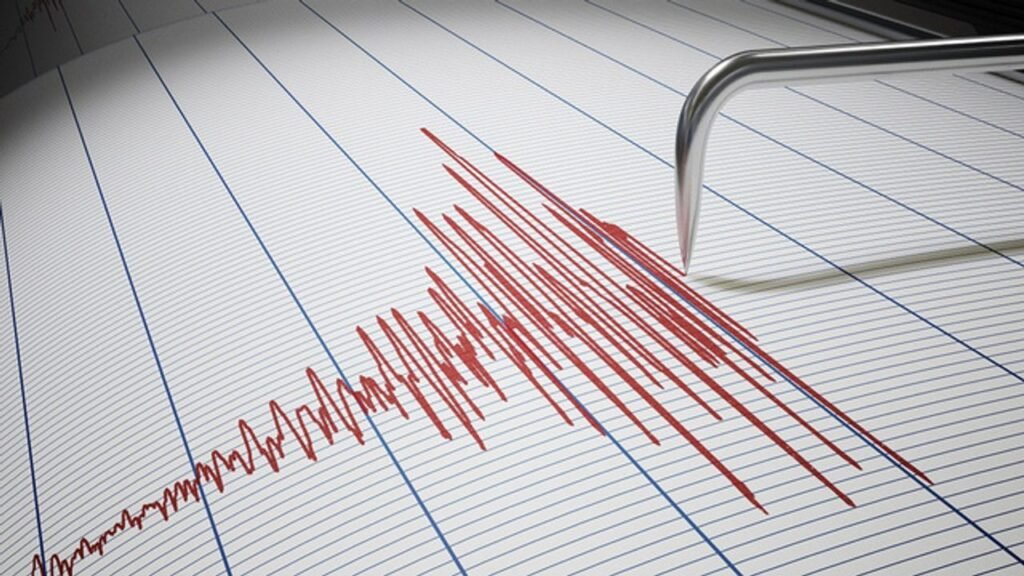 SON DAKİKA: Deprem fırtınası devam ediyor: İzmir sallandı! (25 Nisan 2025)