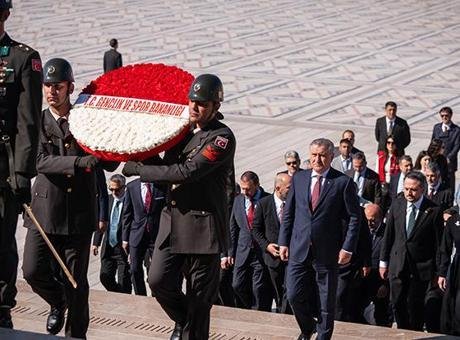 19 Mayıs coşkusu! İlk tören Anıtkabir'de