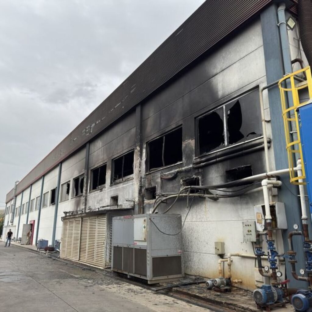 Balıkesir'deki fabrika yangını söndürüldü