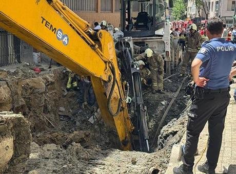 Bayrampaşa'da kanalizasyon çalışması sırasında bir işçi göçük altında kaldı