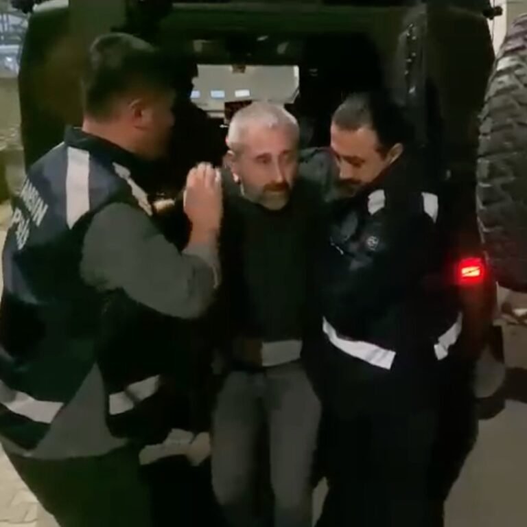Berber koltuğunda kardeşini öldürmüştü, yakalandı