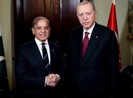 Cumhurbaşkanı Erdoğan, İstanbul'da Şahbaz Şerif'i kabul etti