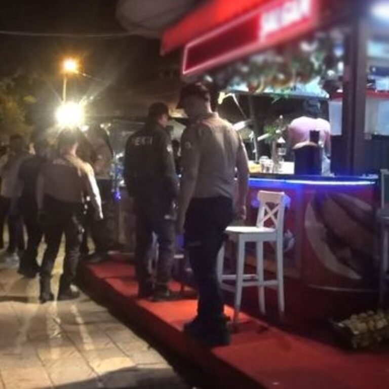 Eski eşini öldürüp, kendini ağır yaralı