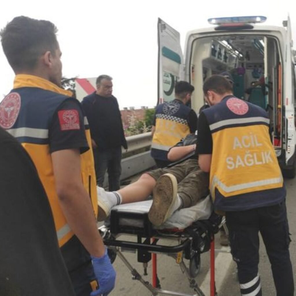 İşçi servisi kaza yaptı! 2'si ağır 12 yaralı!