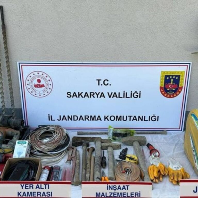 Kaçak kazı yapan 3 kişiye suçüstü