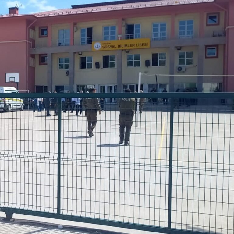 Lisede vahşet! 1 kadın öldürüldü!