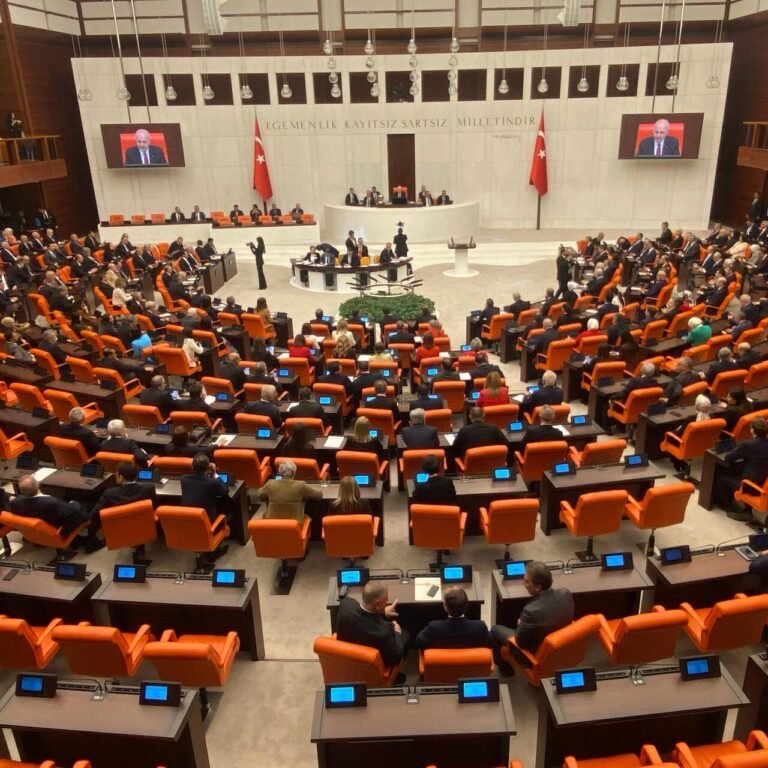Siyasilerden ilk açıklama: Çok önemli bir eşik aşıldı