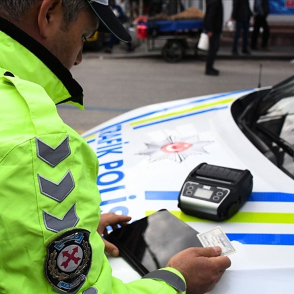 Trafik cezalarının artırılmasını öngören teklif Komisyondan geçti