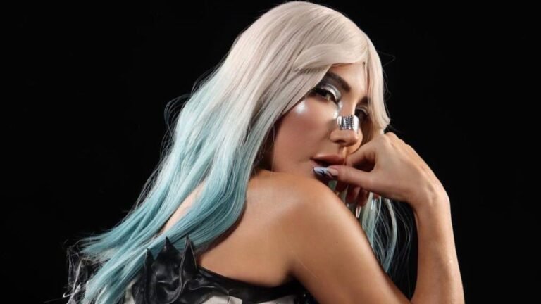"Zıplamayan Tayyipçi" sloganını duyan Hande Yener zıplamaya başladı!
