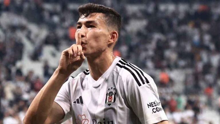 Beşiktaş'ta ilk yolcu belli oldu!