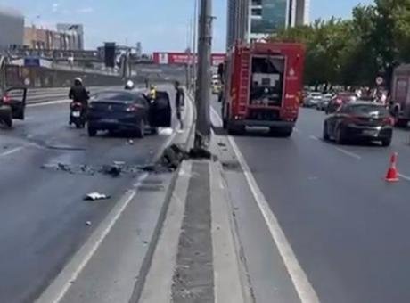 Beylikdüzü'nde zincirleme kaza! Araçlar birbirine girdi
