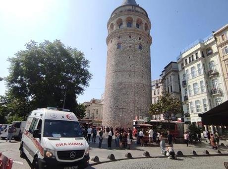 Galata Kulesi'nde intihar şüphesi: Düşen kişi hayatını kaybetti