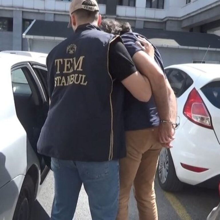 İzmir ve Ankara'da FETÖ operasyonları