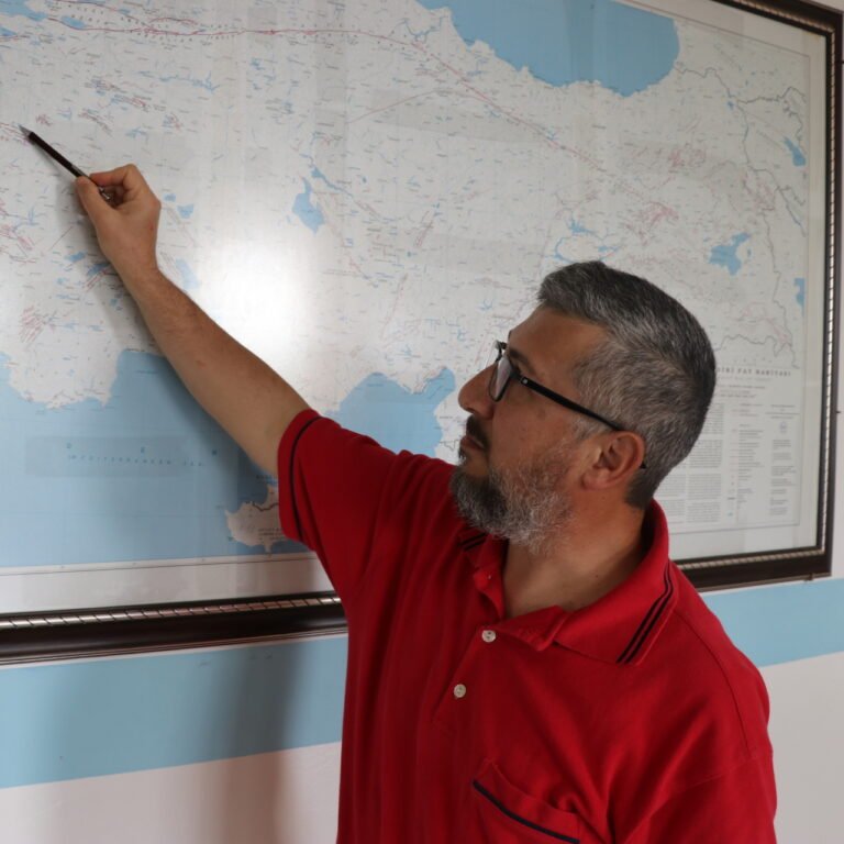 Kütahya'da 1,5 ayda 1250 sarsıntı kaydedildi!