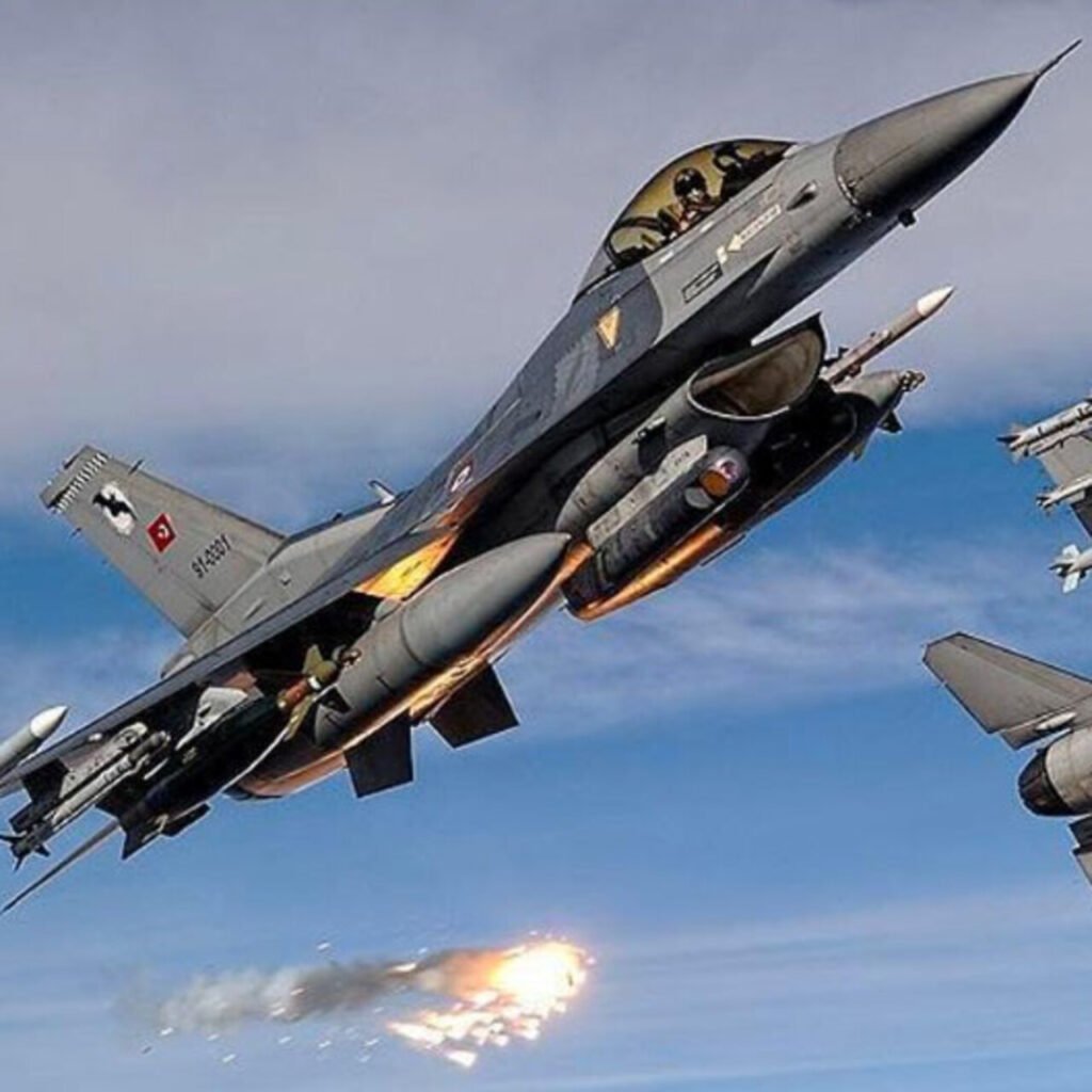Libya'da görevli pilot albay Maden şehit oldu