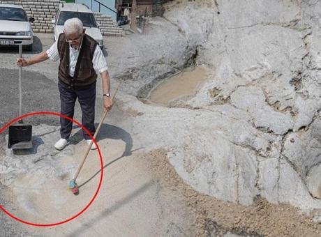 Mahalledeki 452 yıllık gizemli iz! ‘11 yaşında geldim 65 yıldır her gün aynı yeri temizliyorum’