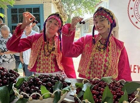 Renkli görüntüler! Tekirdağ'da 59'uncu Uluslararası Kiraz Festivali başladı
