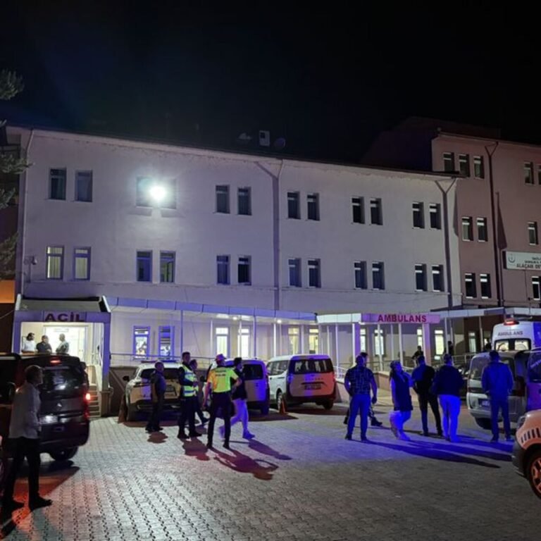Samsun'da bıçaklı kavga: 3 yaralı