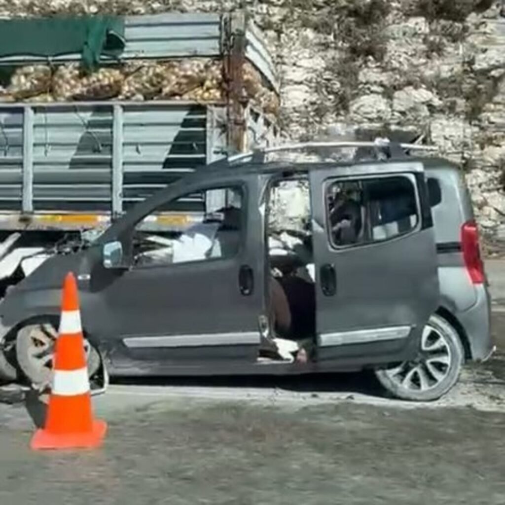 Adana'da katliam gibi kaza! 5 kişi öldü