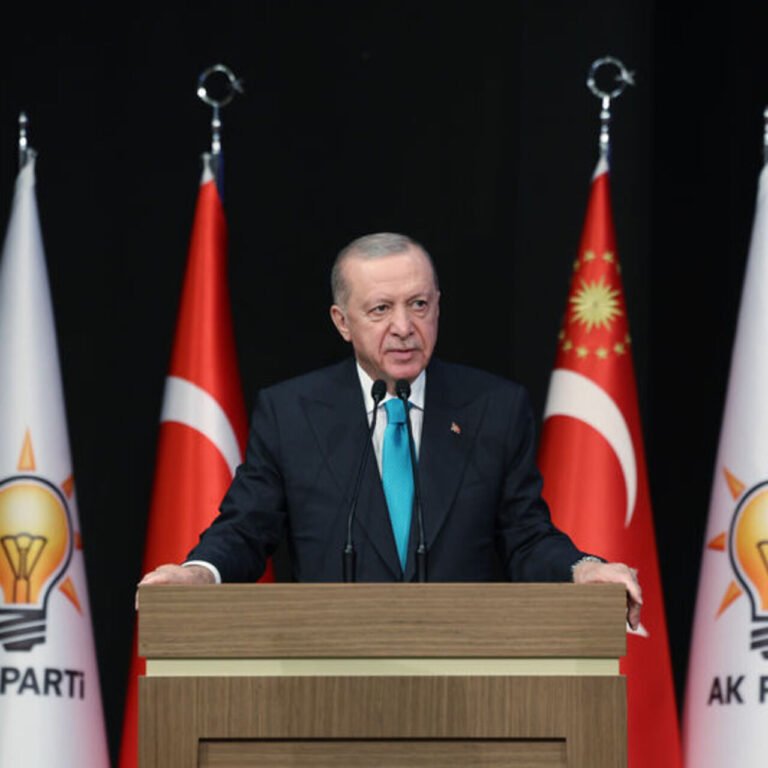 AK Parti kampa giriyor