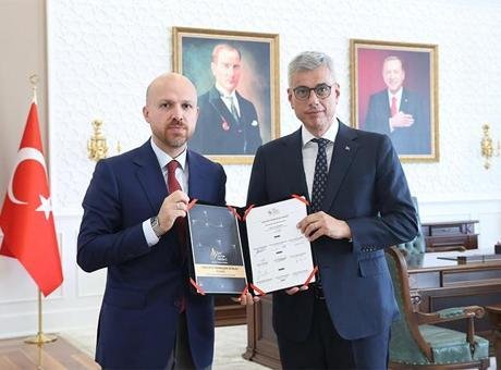 Bakan Memişoğlu İlim Yayma Vakfı Mütevelli Heyeti Başkanı Bilal Erdoğan ile bir araya geldi