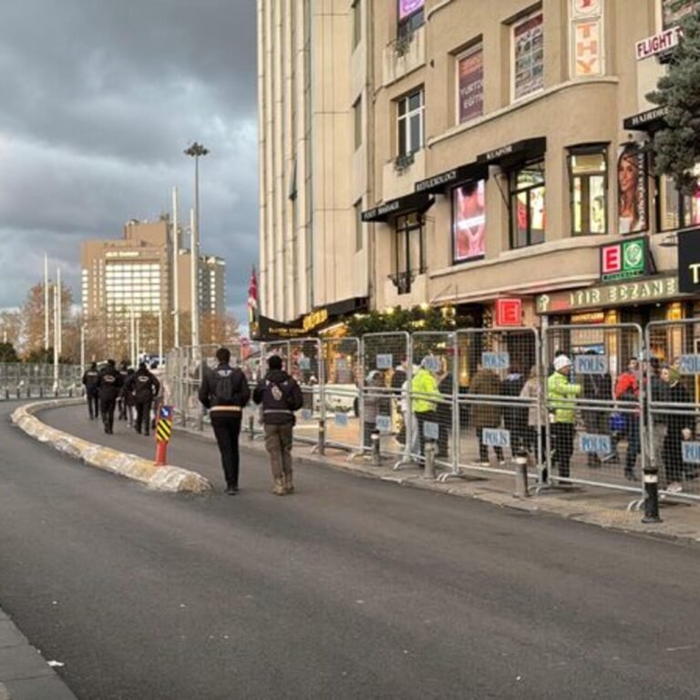 Beyoğlu'nda toplantı ve gösteri yasağı