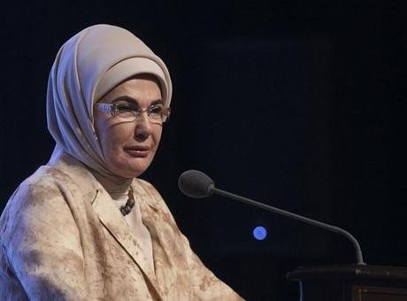 Emine Erdoğan’dan, Vatikan'da ‘Dünya 5'ten büyüktür’ mesajı