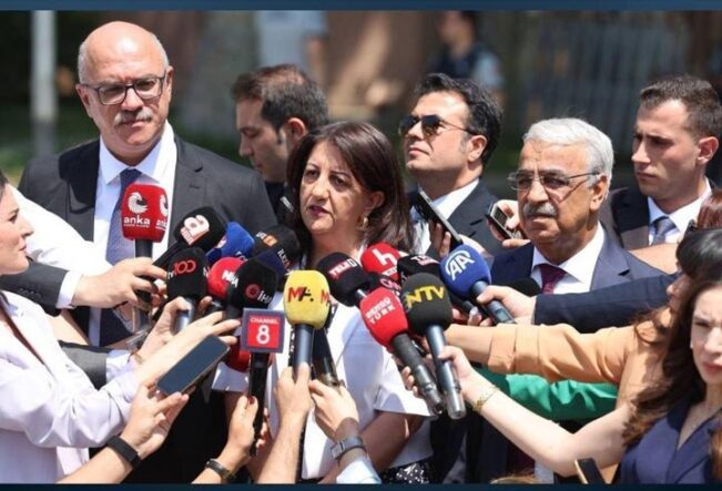 SON DAKİKA... İmralı ziyareti sonrası DEM heyetinden açıklama: Pozitif aşamayı geliştirmeye çalışıyoruz