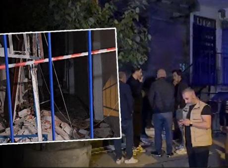 Bağcılar'da 2 katlı binada mutfak tüpü patladı: 1'i ağır 3 yaralı